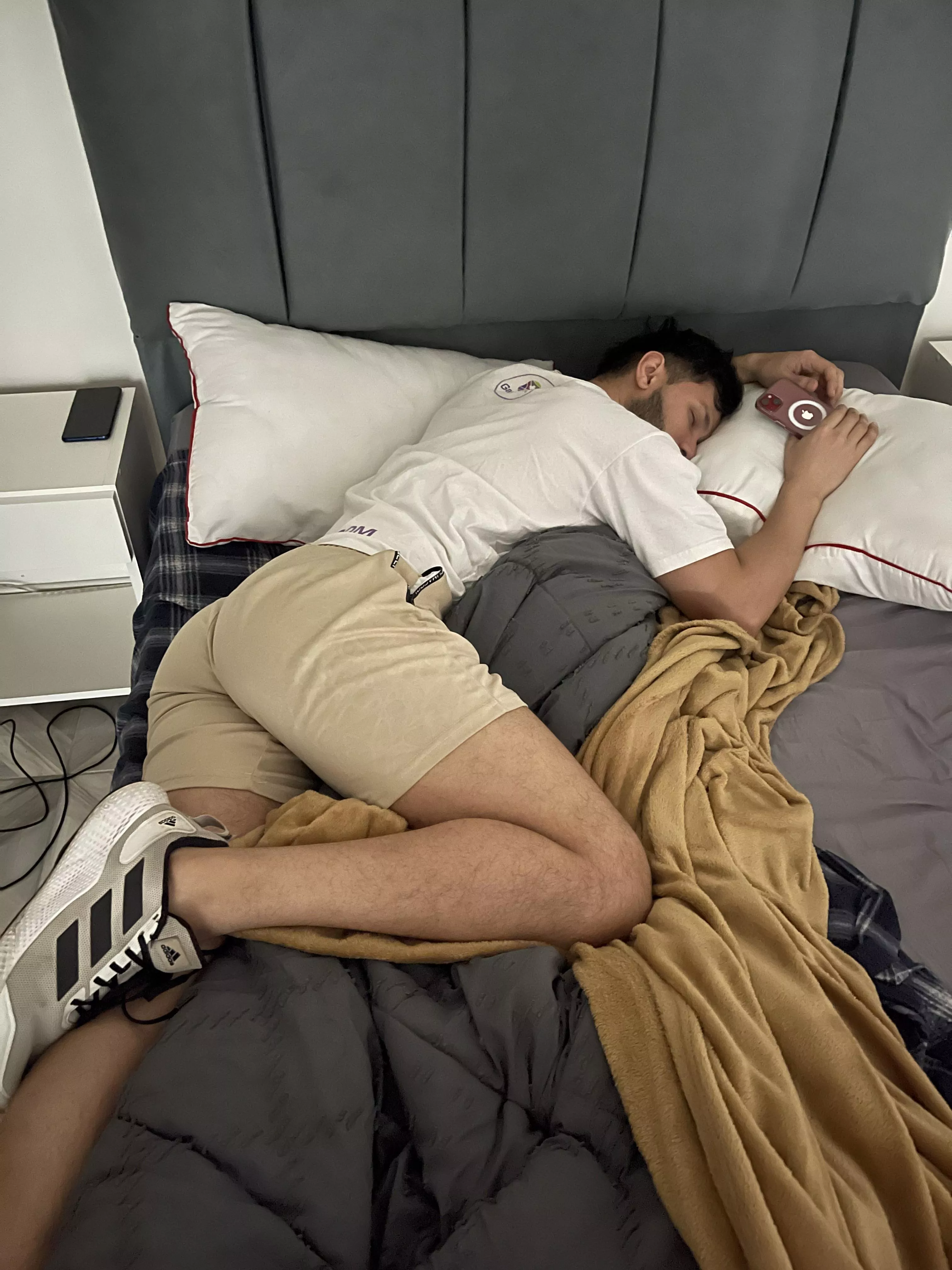 Come to sleep with me