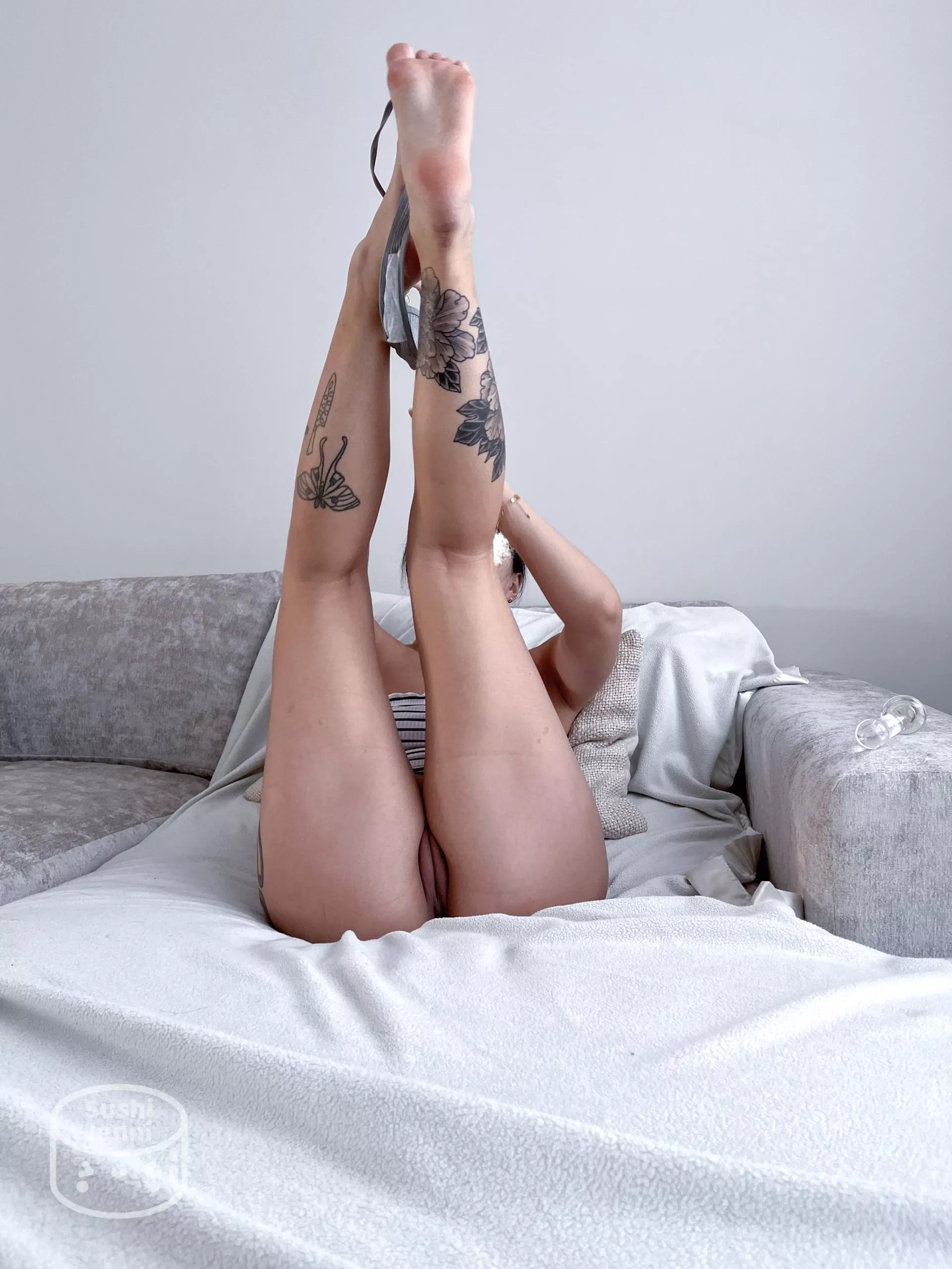 Could you lend me your shoulders to rest on pls