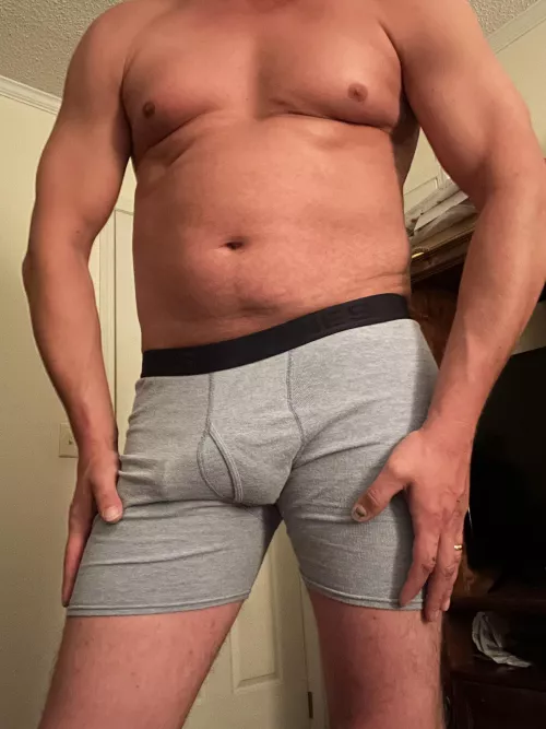 Daddy just got home from the gym. Sweaty and horny
