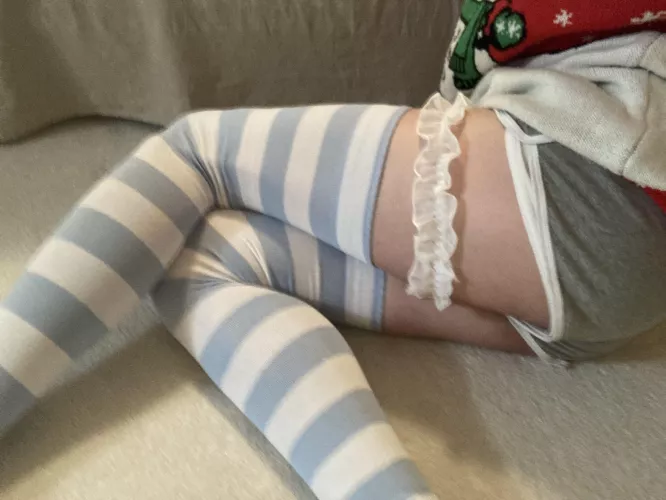 do my thigh highs look good ? :3