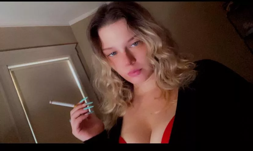 do you want to be my human-ashtray? 💨🥵