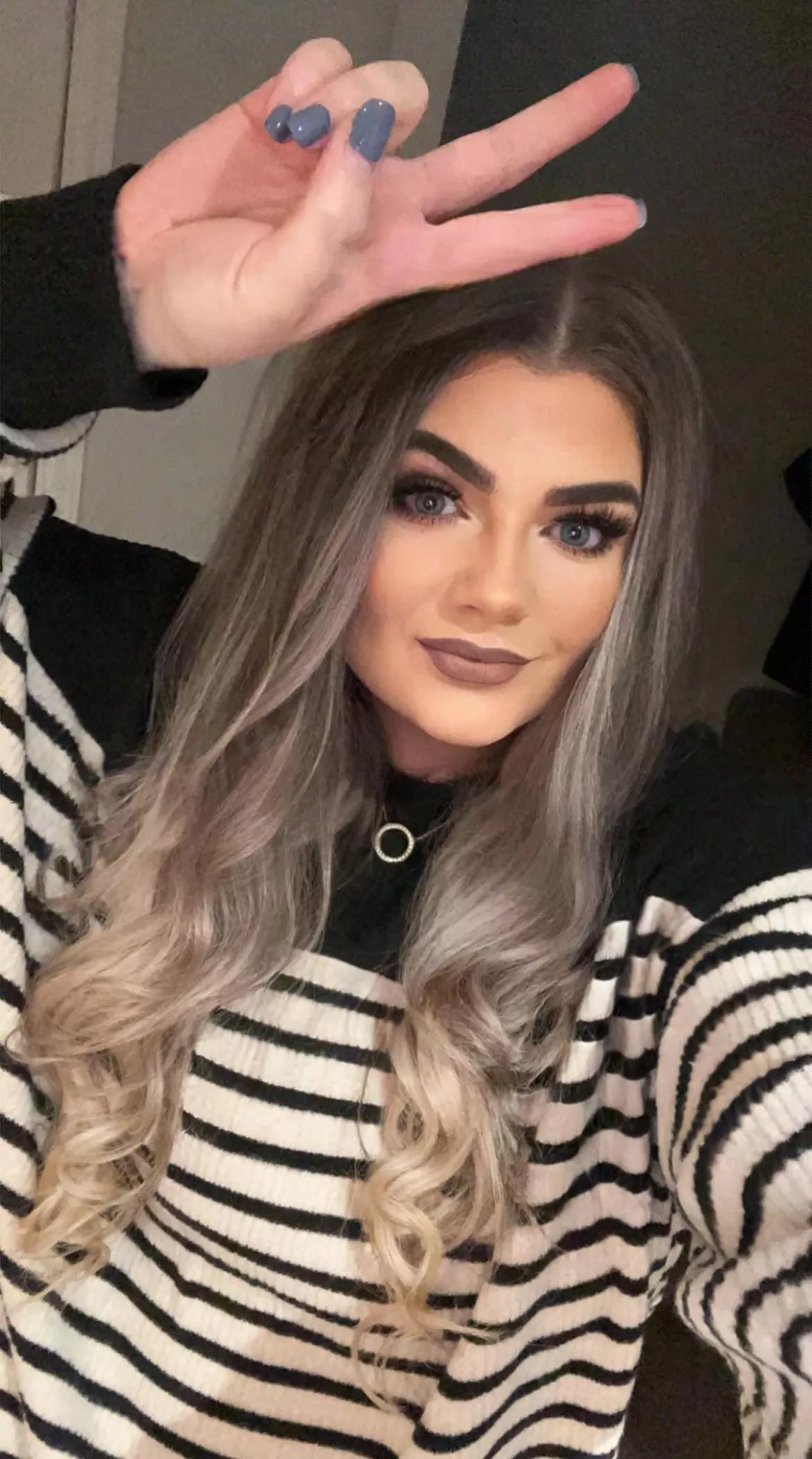 Does anyone have the pics of her panties that were posted last week? Think it was a sexy red set