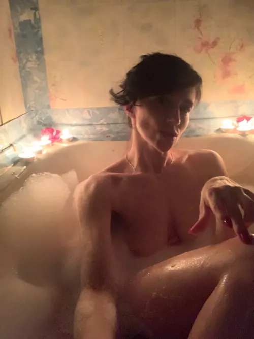 feeling very relaxin today, would you come in my bathroom