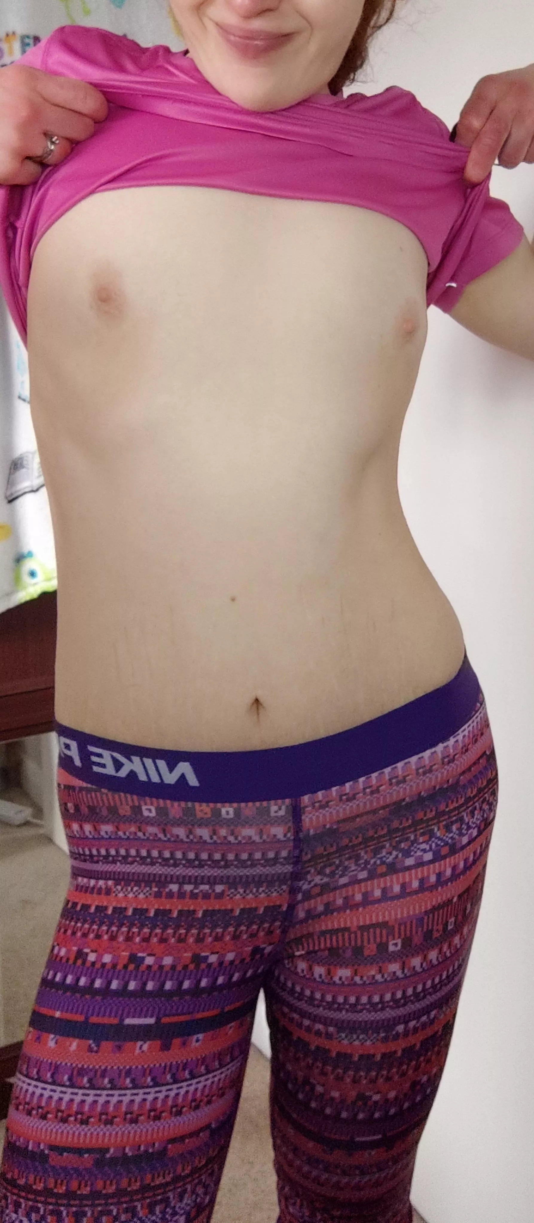 Having a braless gym sesh 