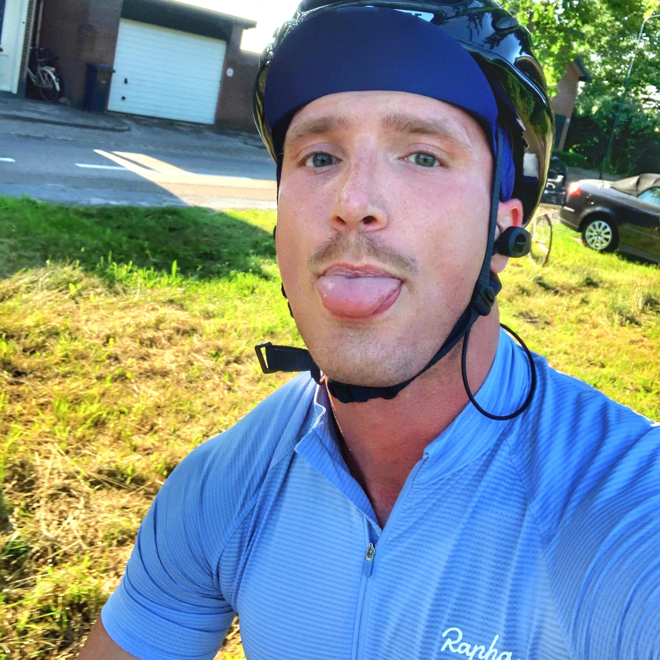 Hi from an introverted cyclist bro π
 Hi from an introverted cyclist bro π