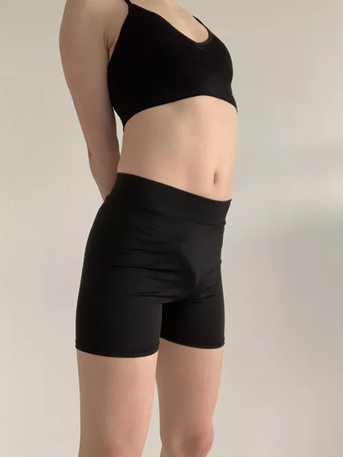 Hi! wanna look from behind?