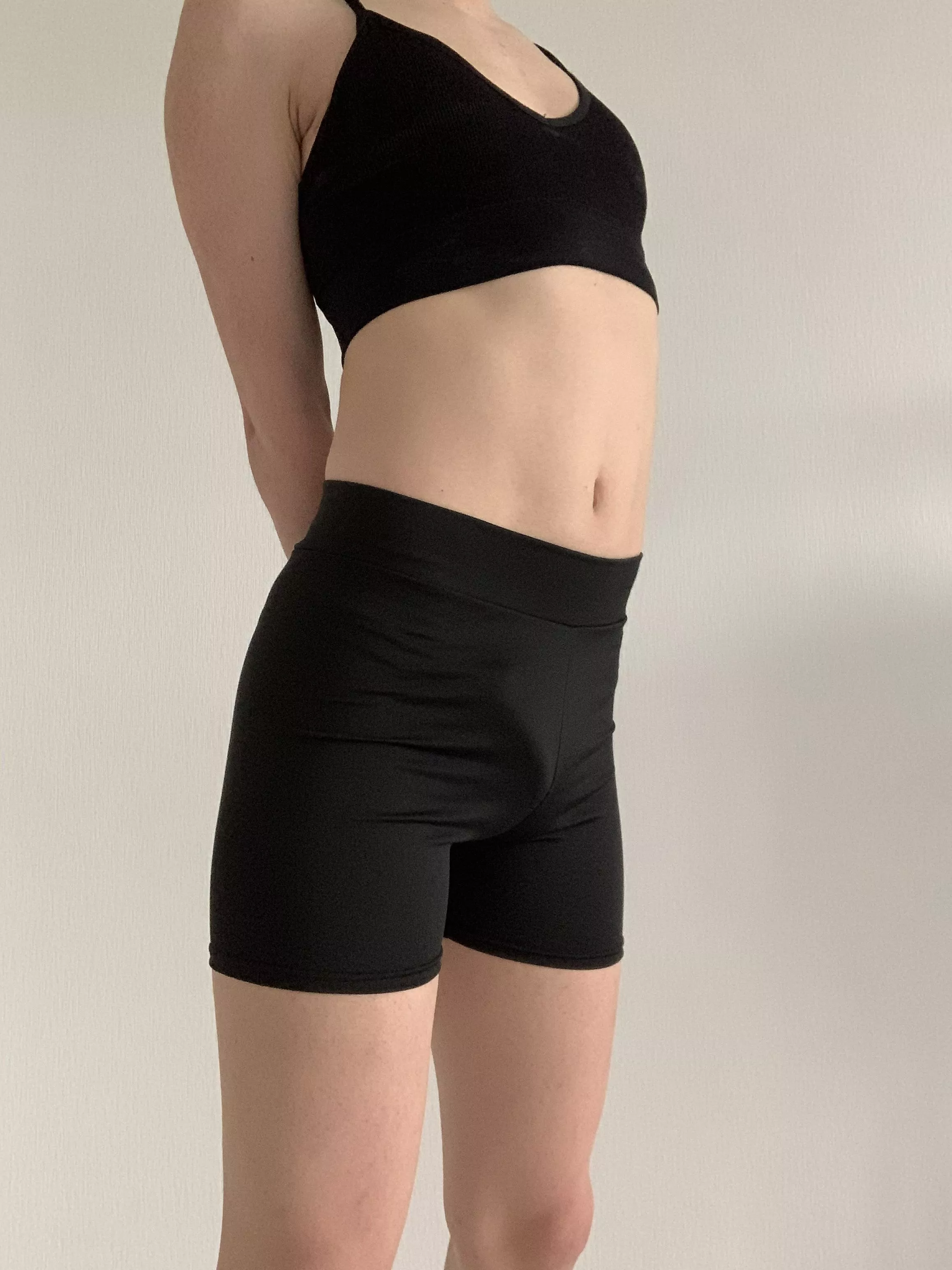 Hi! wanna look from behind?