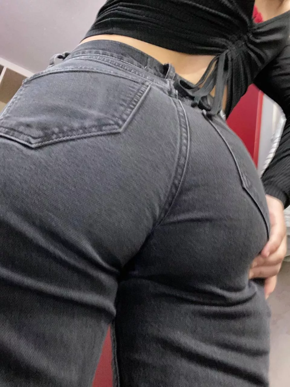 how do you think you could best describe my booty in one word