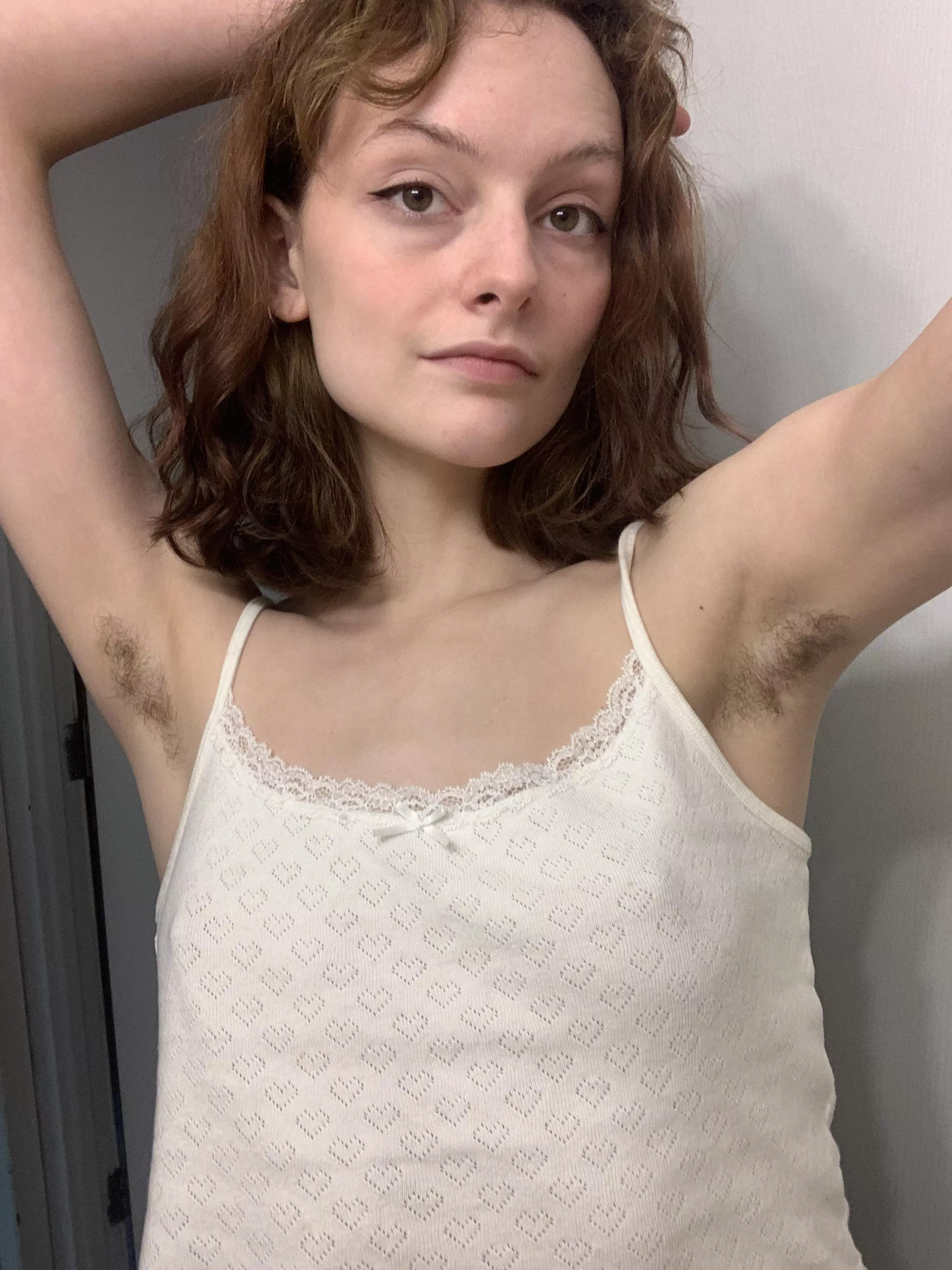 i love having pit hair :)