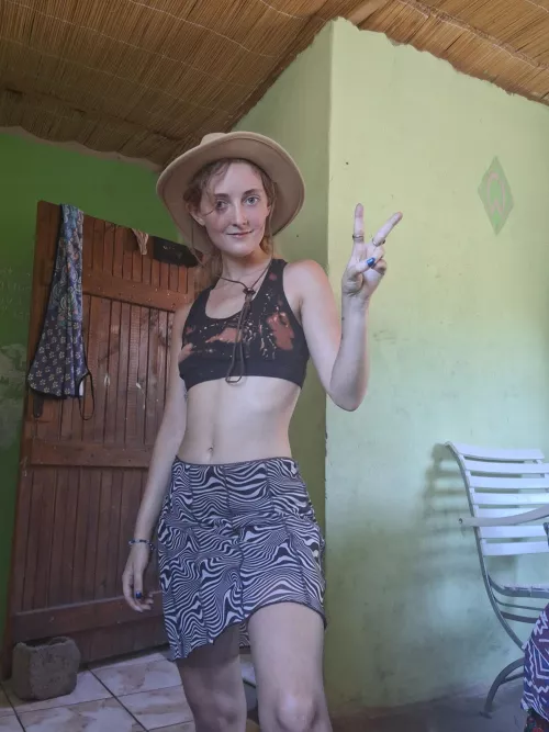 im just a cute chick alr, peace out babes F18 F18