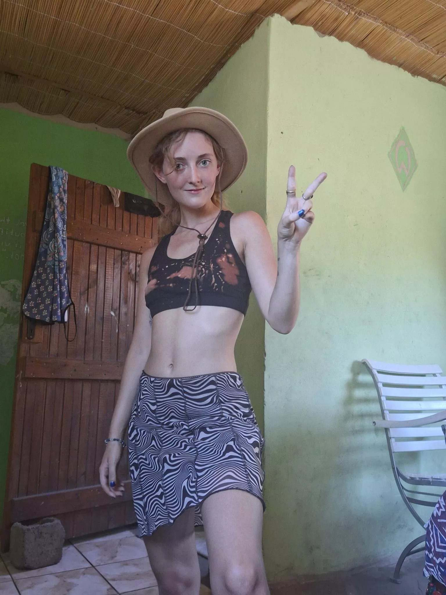 im just a cute chick alr, peace out babes F18 F18