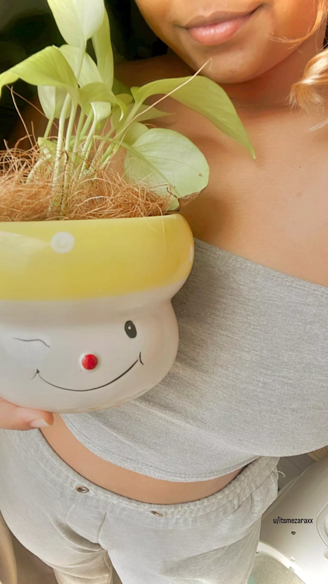 I’m wondering if me or my plant is cuter 🙈