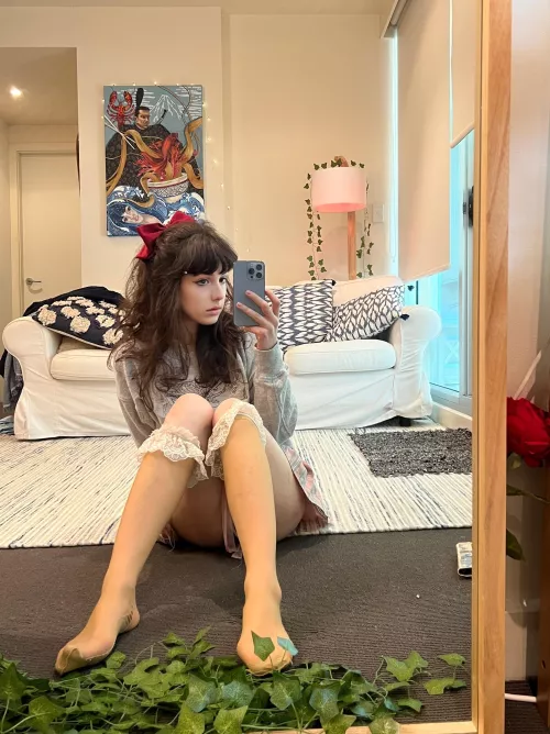 just want to be someones good little girl.. any volunteers? 🤍