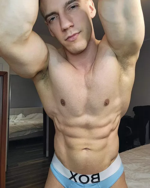 Lips or armpits first 👅..?