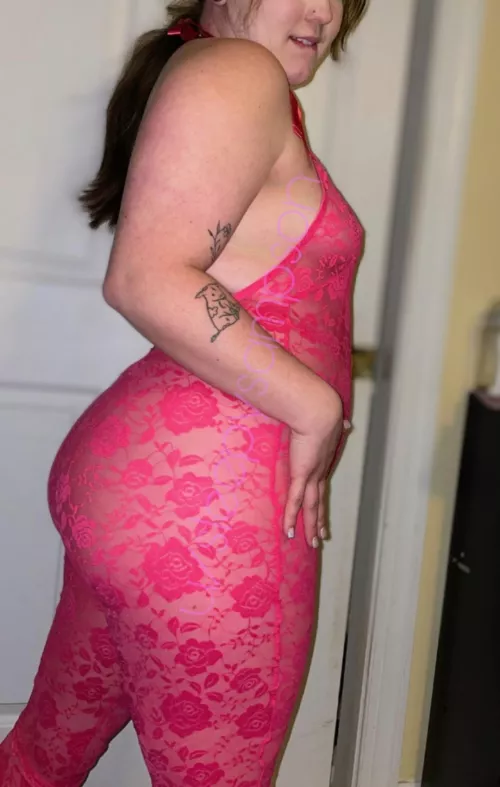 Loving this new bodysuit, what do you think? 