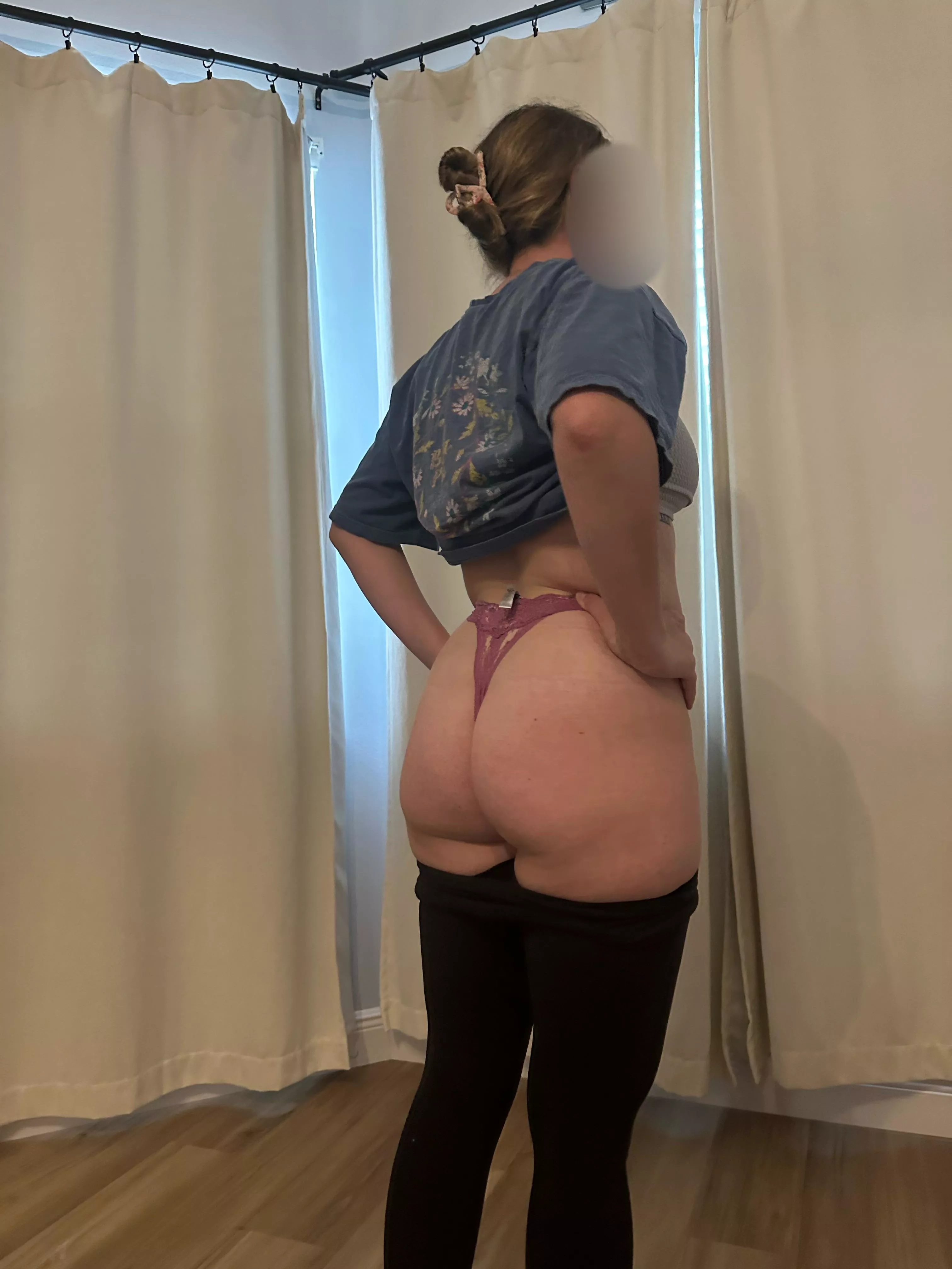 Need someone to smack my ass while hubby watches 🙈any takers?