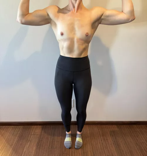 Tits out flex! Hope you like small tits💪