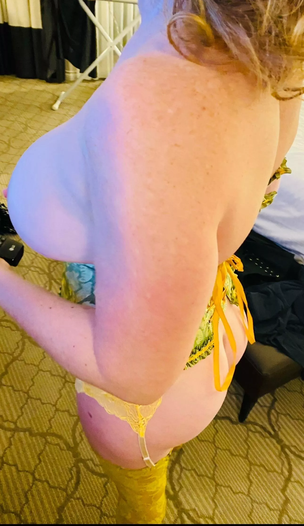 Voluptuous freckled Milf [IRTR]