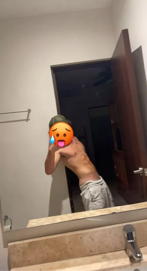 Who wanna fuck the shit out of me?