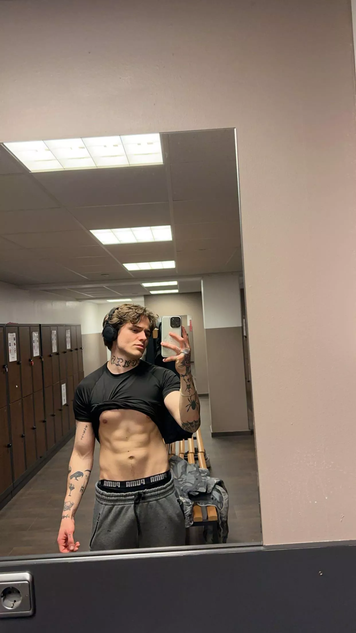 whos ready for me ? im always hrny 