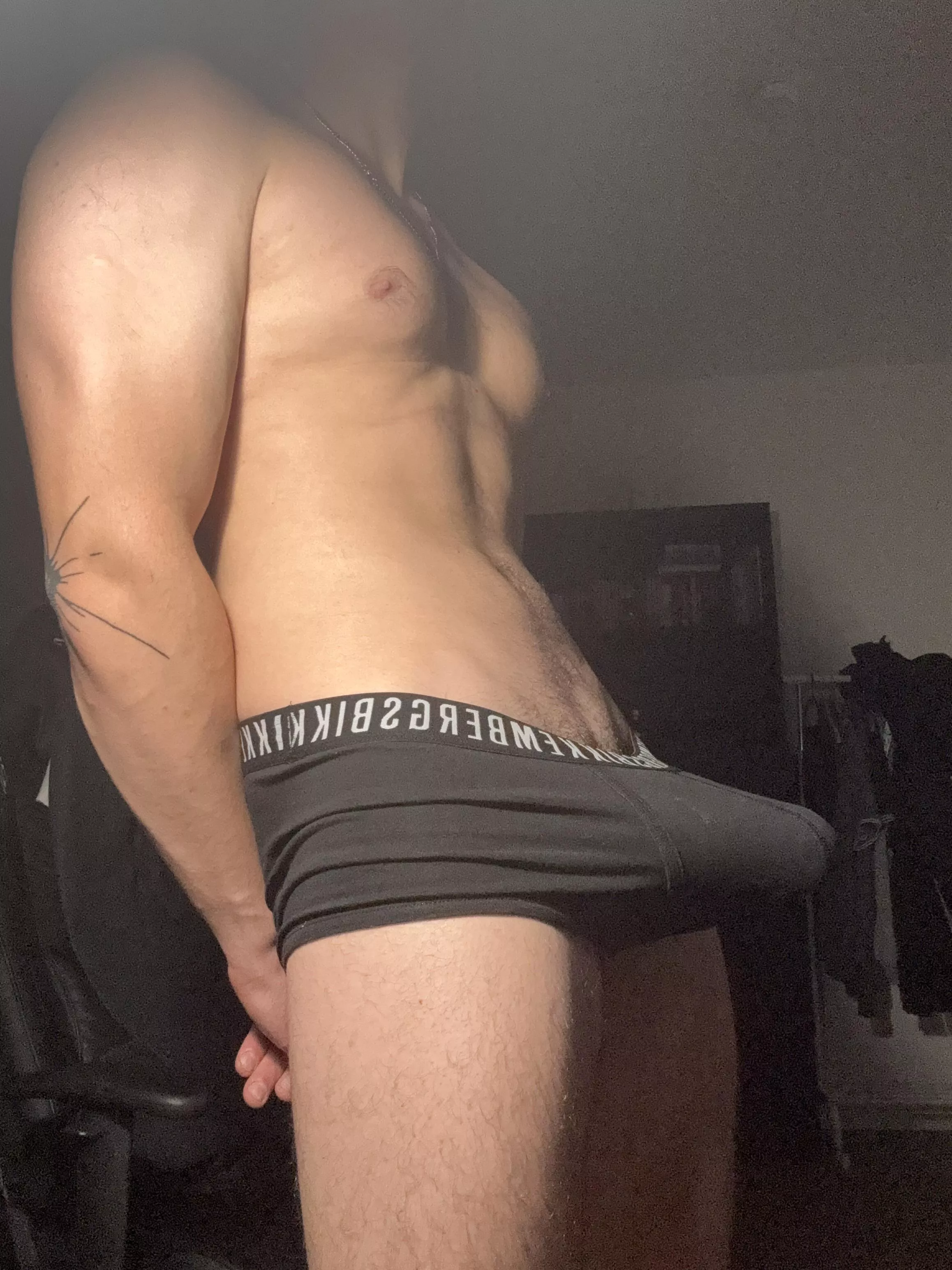 write three words that goes through your mind when u see it