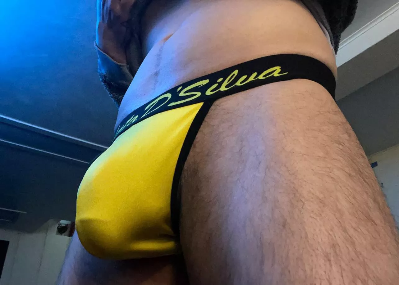 yellow thong by Roberto Dsilva