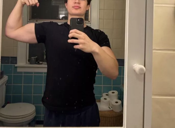 20 dom; subs I like saving weak biceps to my phone to motivate me in the gym come add to my collection samharris2817