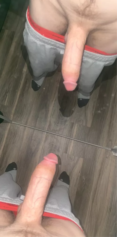 24 M FL. Add me at Gaystuddick if you are a slutty bottom.