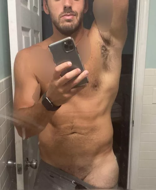 (35) Who loves their men on the bigger side? I’m 6’4” 250 pounds.