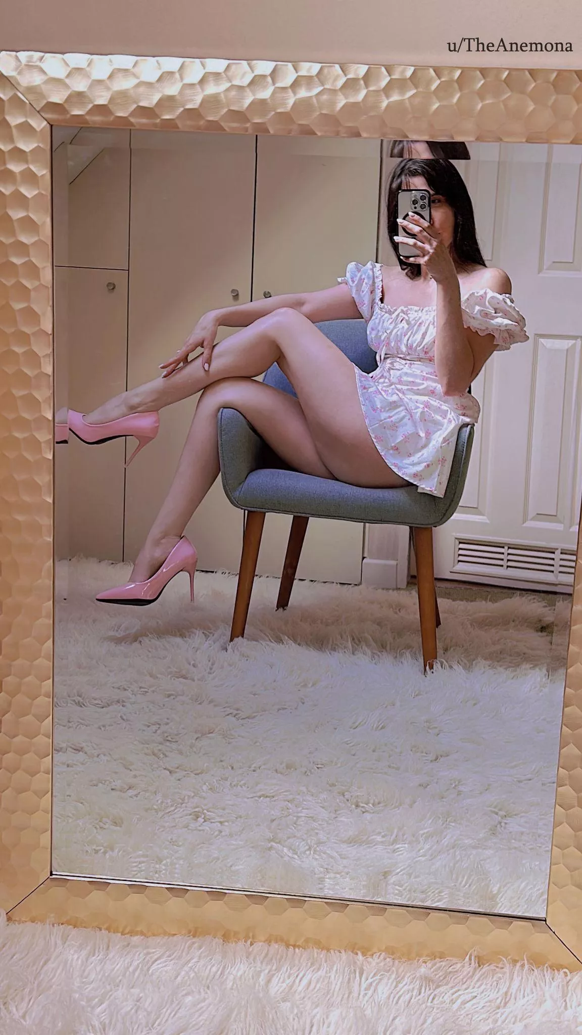 As soon as the sunny days return, it's time for dresses to reappear