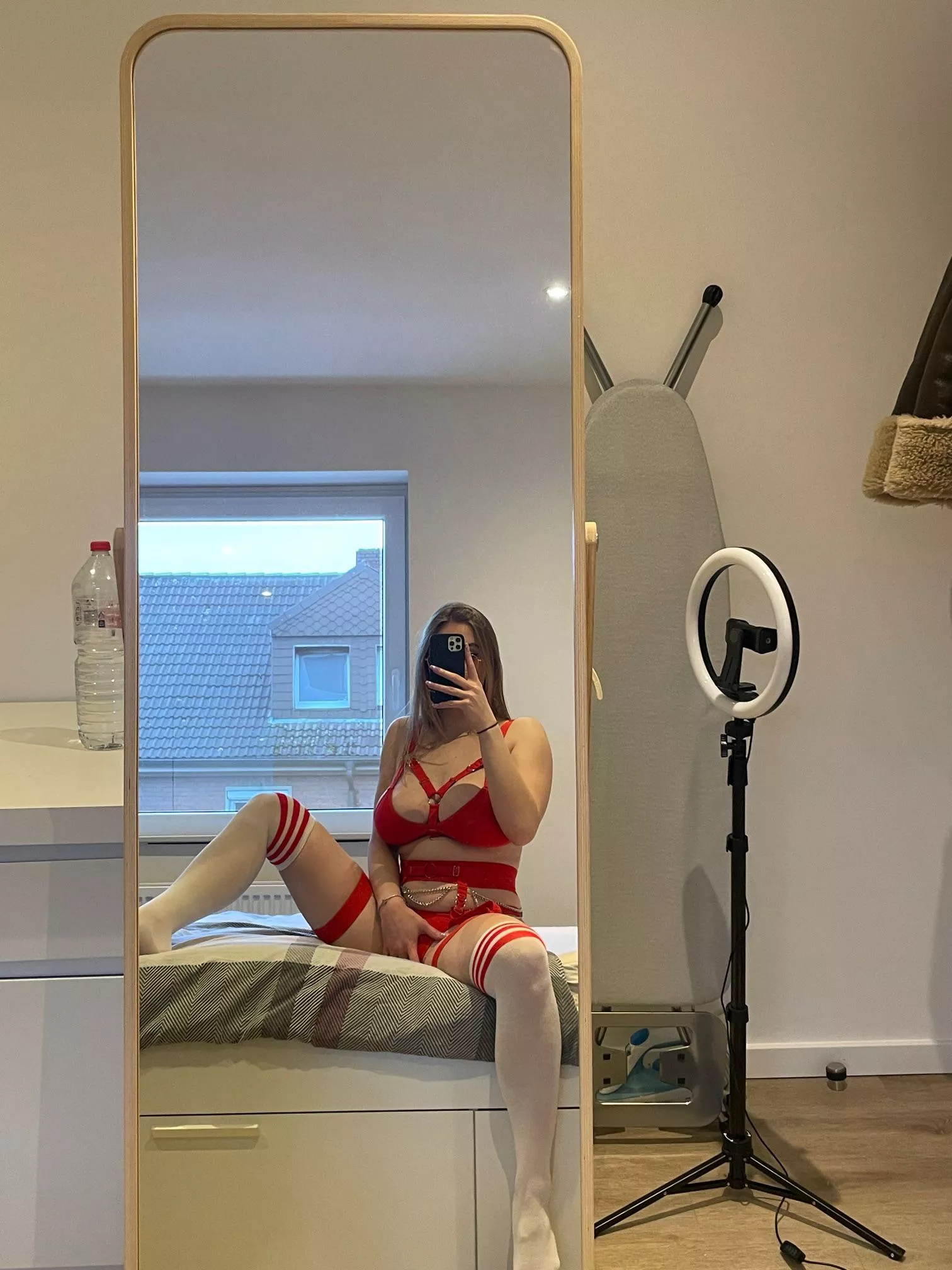 Come to me, I won't tell your wife😈