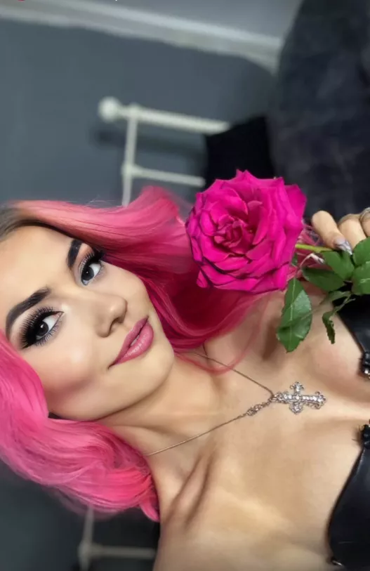 Do you like girls with pink hair