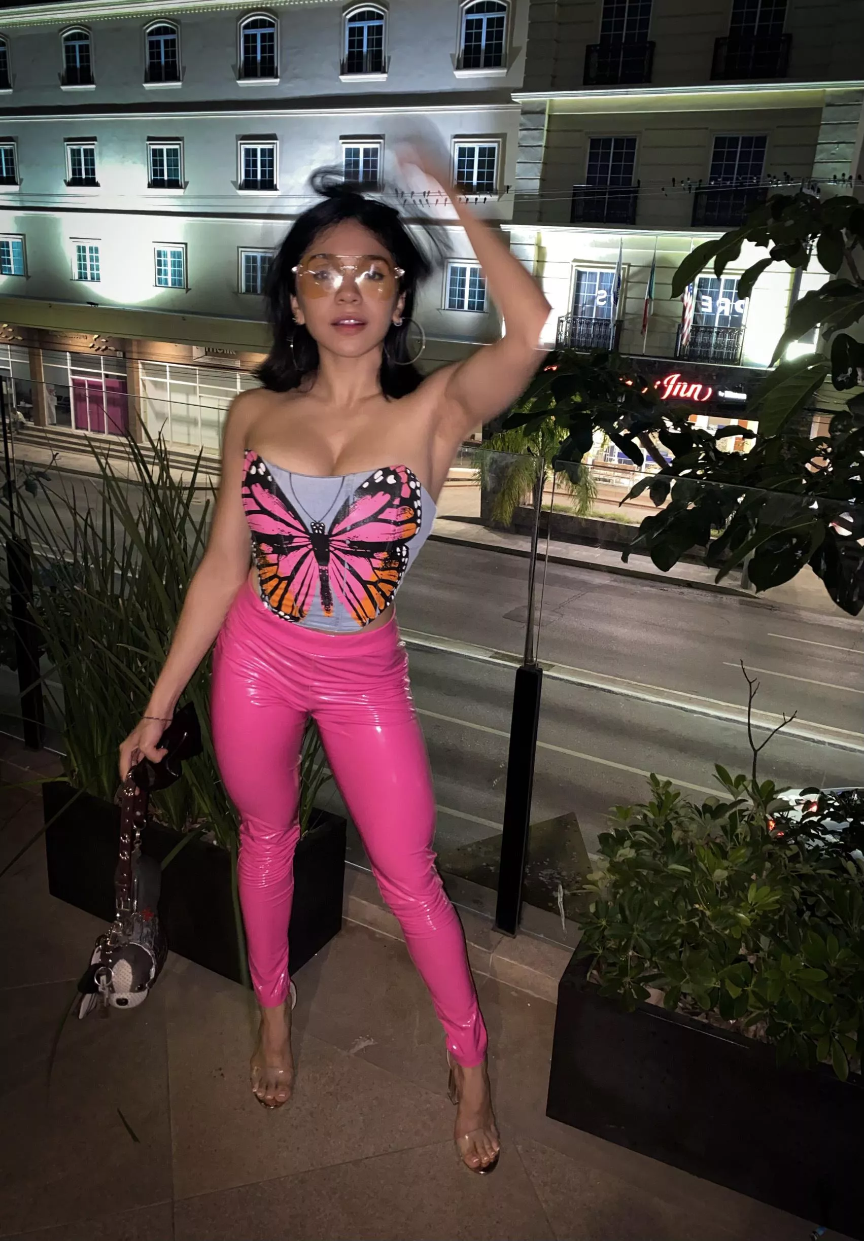 Does my heels match with my outfit?