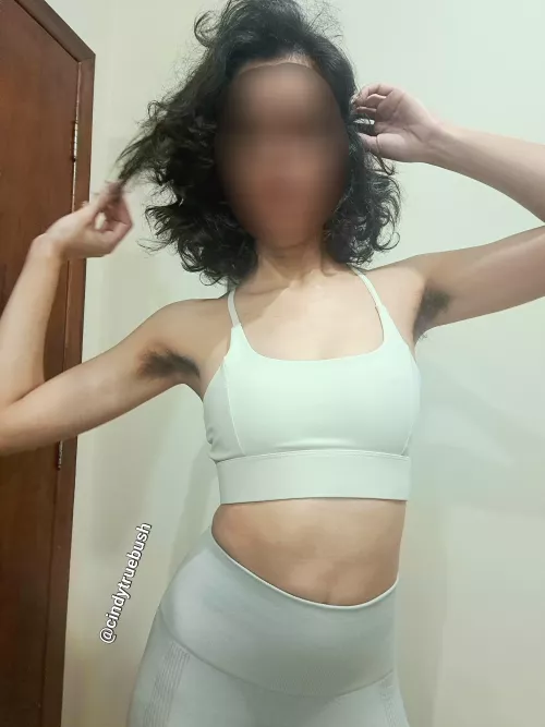 Full pits ready to sweat 💦💕