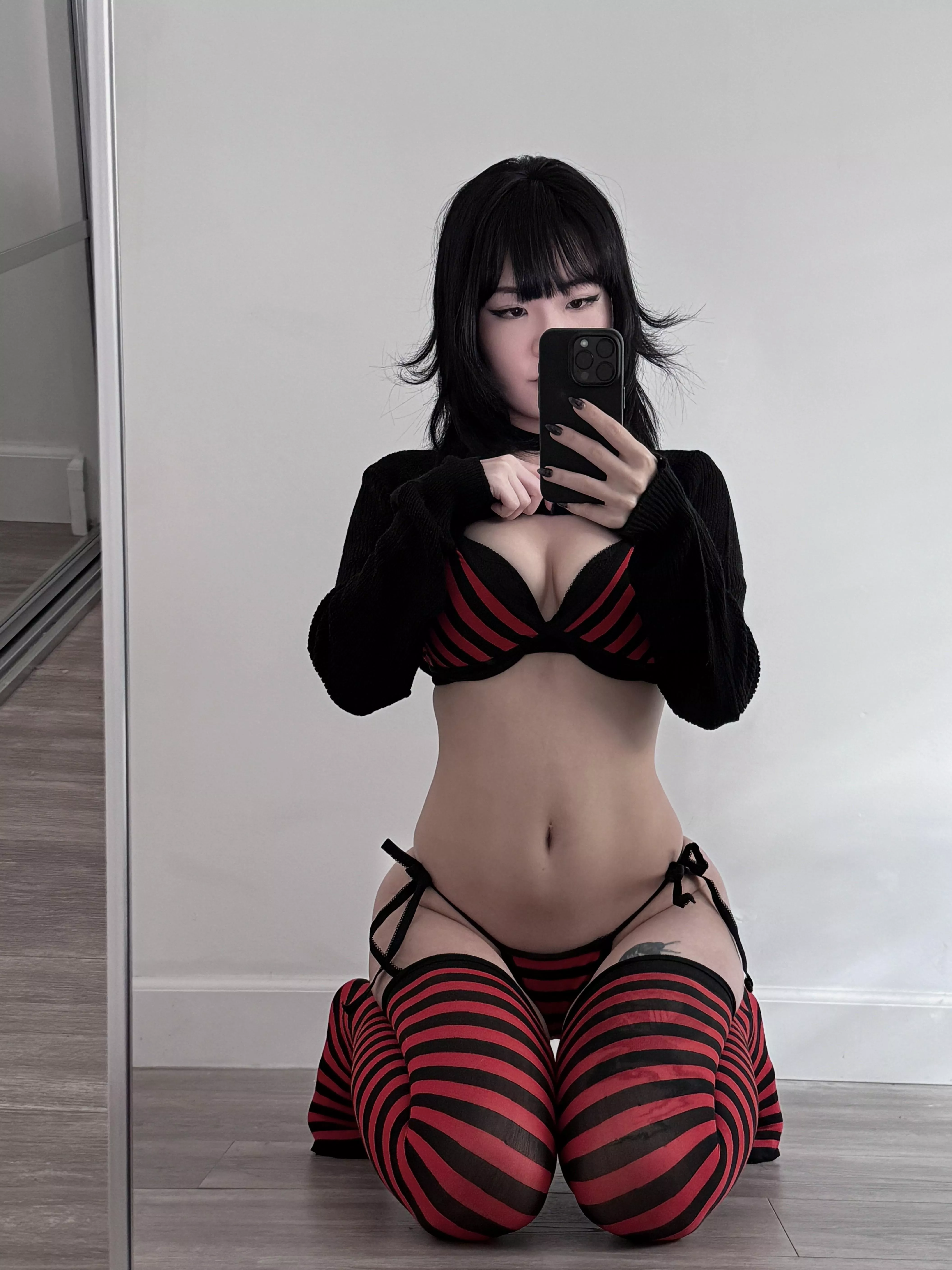 fun sized goth gf 🖤