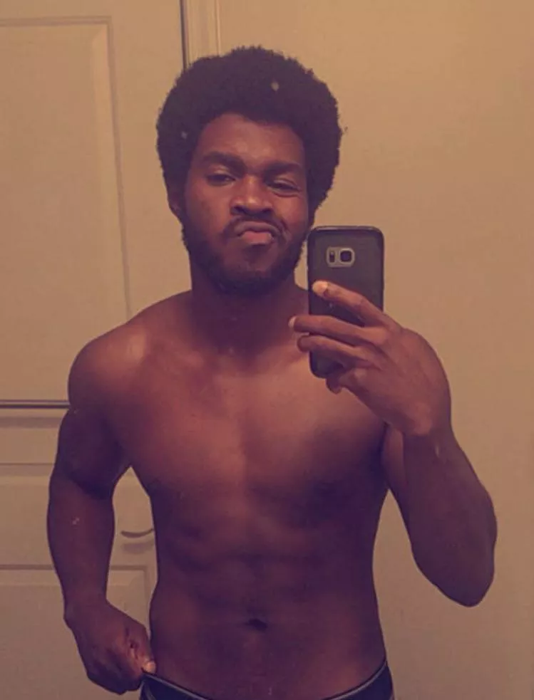 Good morning bros TGIF. rare occasion where my bro actually is nicely shaped Good morning bros TGIF. rare occasion where my bro actually is nicely shaped