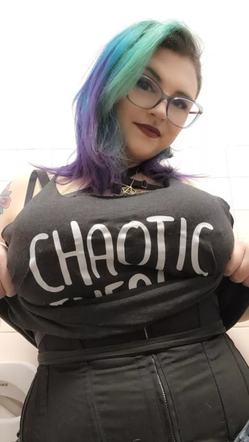 I don't usually post in the middle of the day but it's Friday and I'm excited about it, so here's some love 🥰