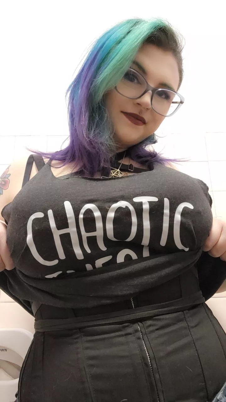 I don't usually post in the middle of the day but it's Friday and I'm excited about it, so here's some love 🥰