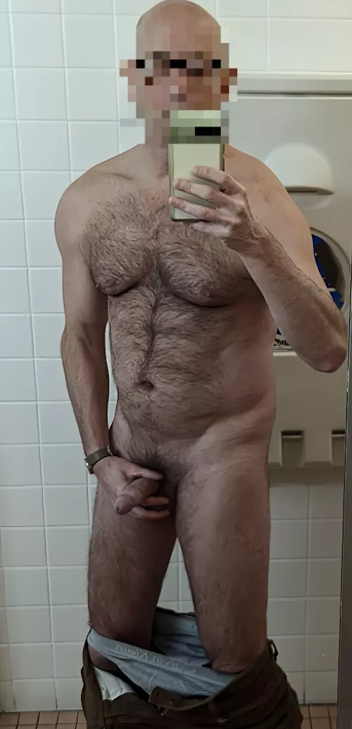 I guess I just enjoy posting nudes