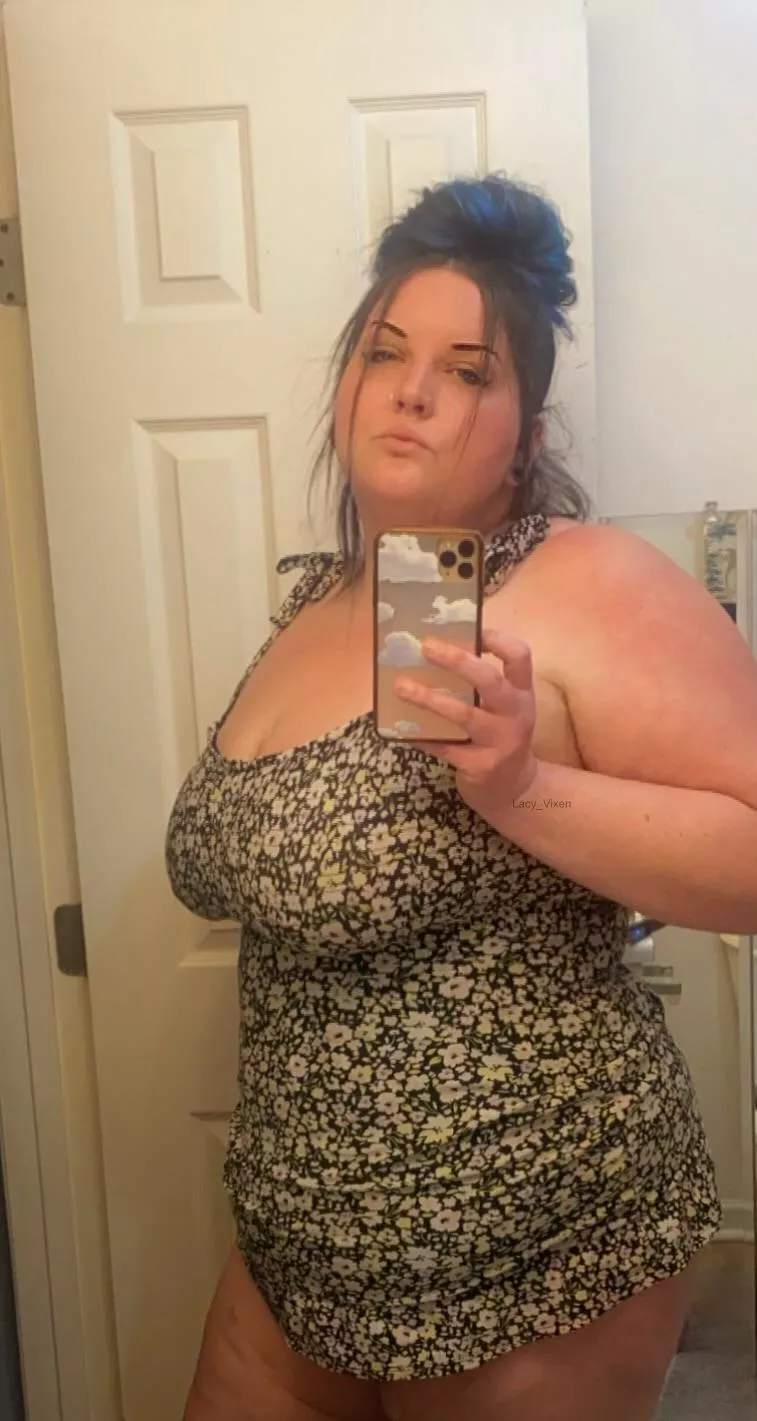 I Love How This Skin Tight Dress Hugs My Curves