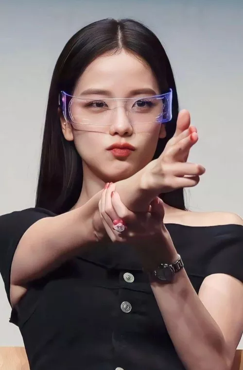 If u like kpop and k actress,surprise in cmnts..