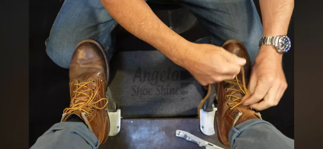 Internet, please work your magic in identifying these boots.