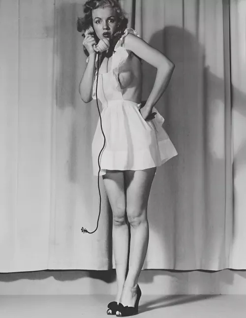 Marilyn Monroe late 40's early 50's 