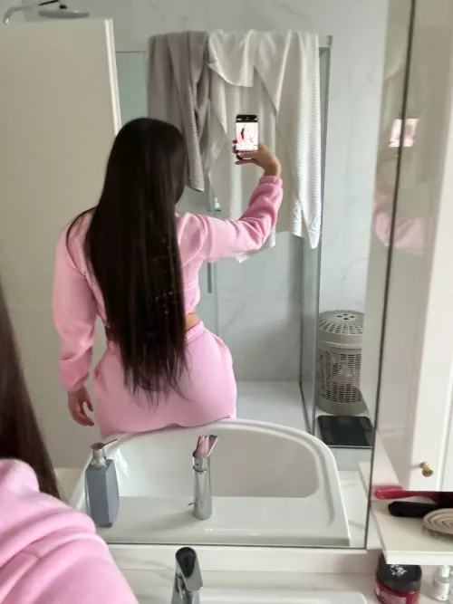 My go to outfit if we're dating