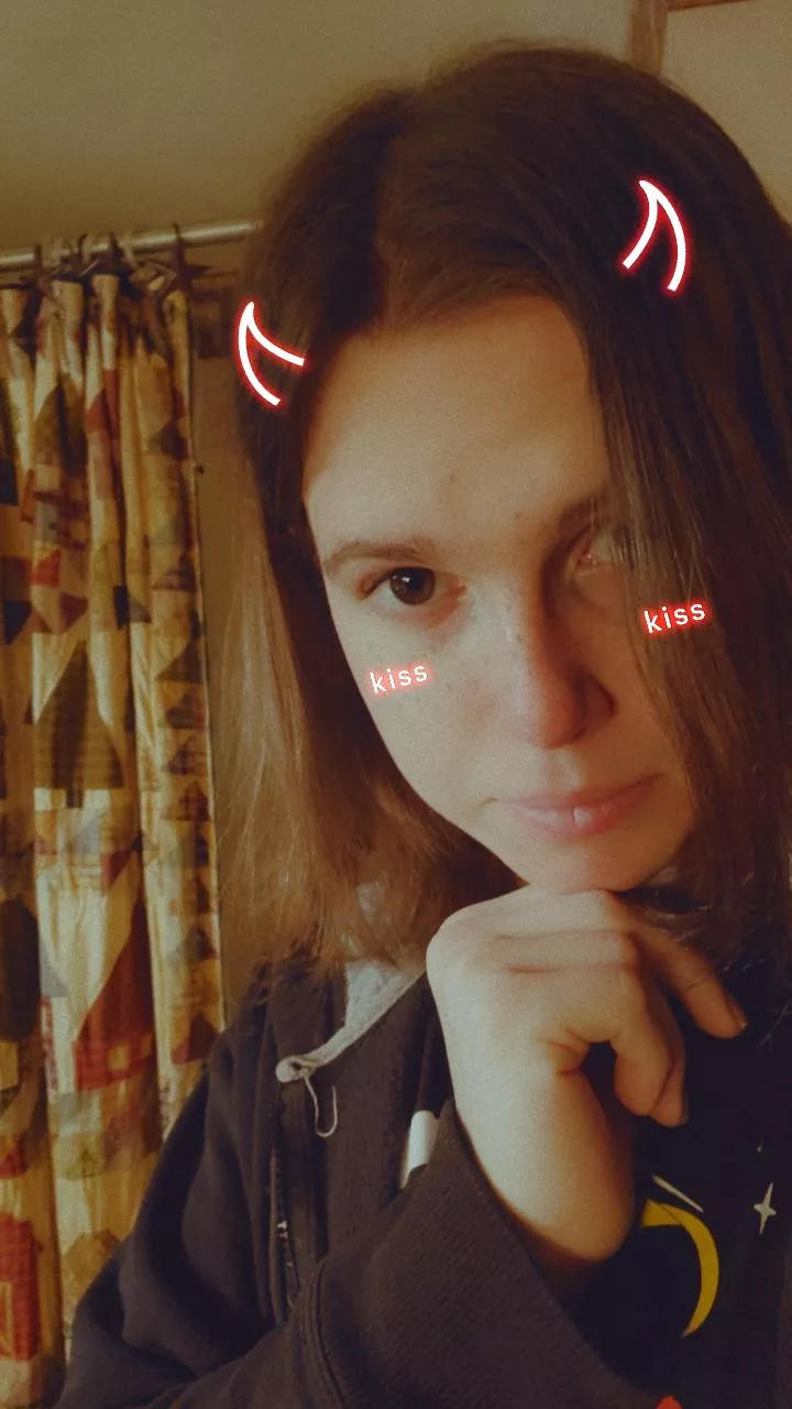 No makeup, no choker, no necklace, I do have a filter though, just me though. Whatcha think?