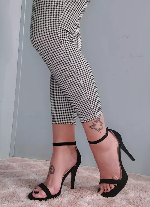 On rainy days every girl needs a little time with her heels. 