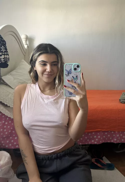 Pink looks good on me