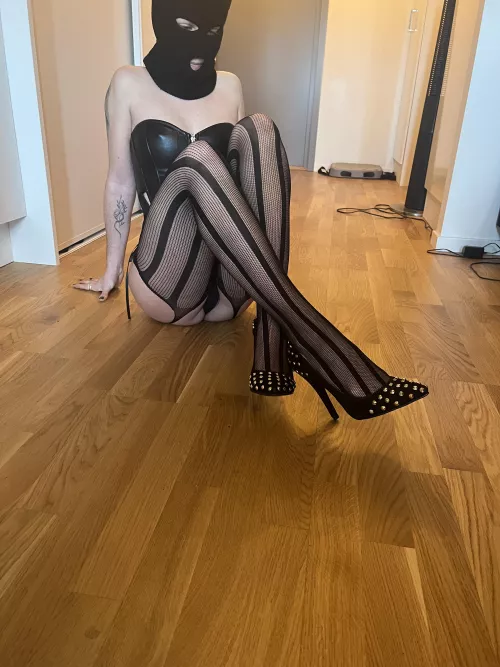 Simp and serve boys, knowing that’s the only way you’ll ever please me