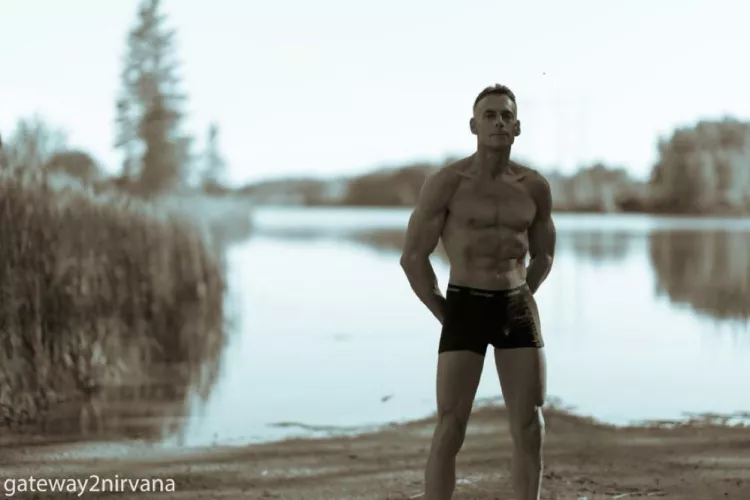 So you like guys in underwear overdressed IMO