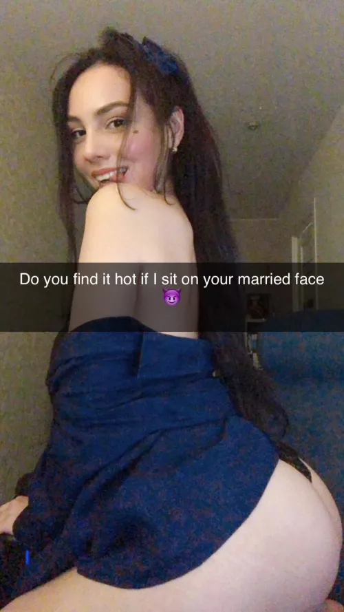 Take your ring off , your baby girl needs you 😜